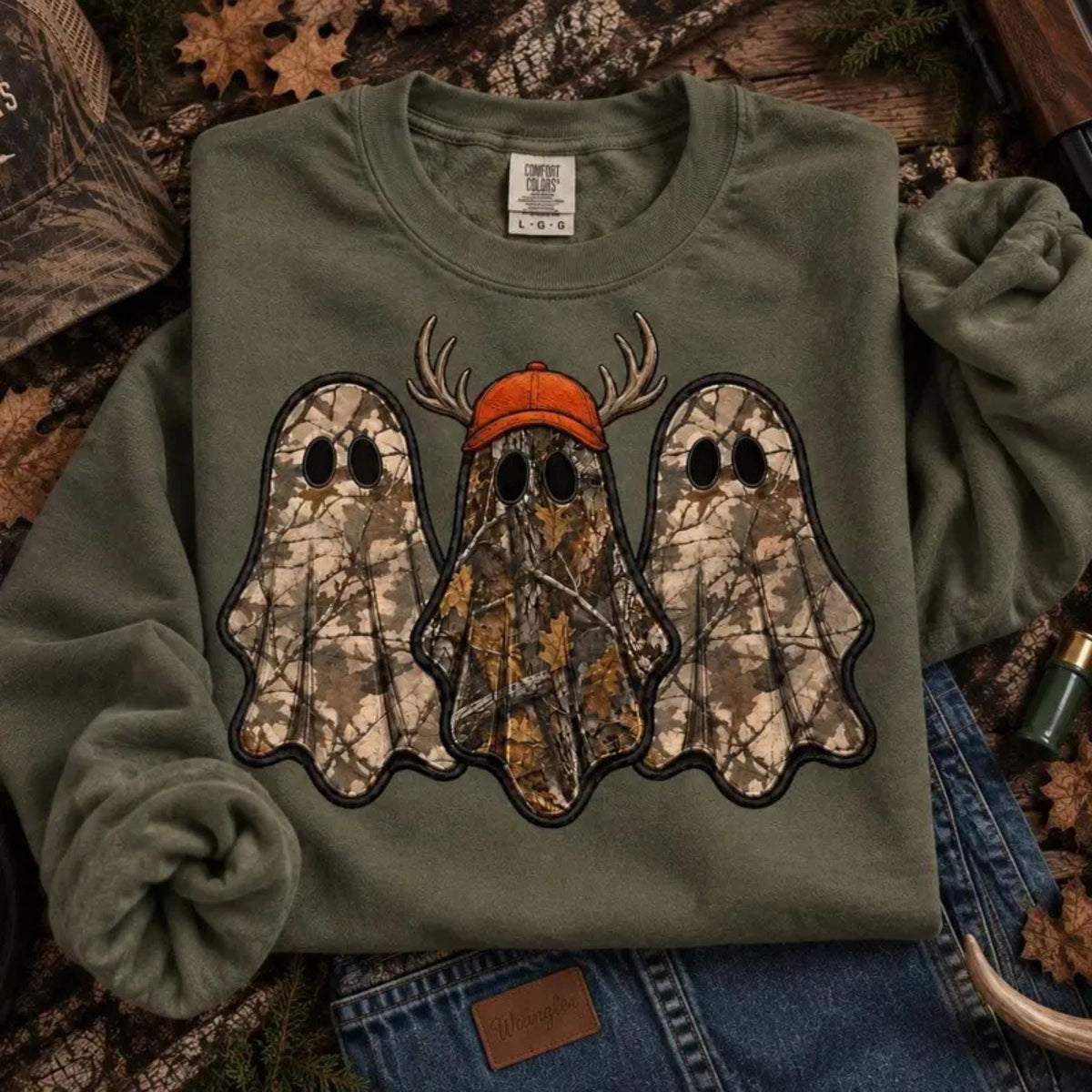 ✨Vintage Ghost Hunter Sweatshirt – Retro Halloween Crewneck