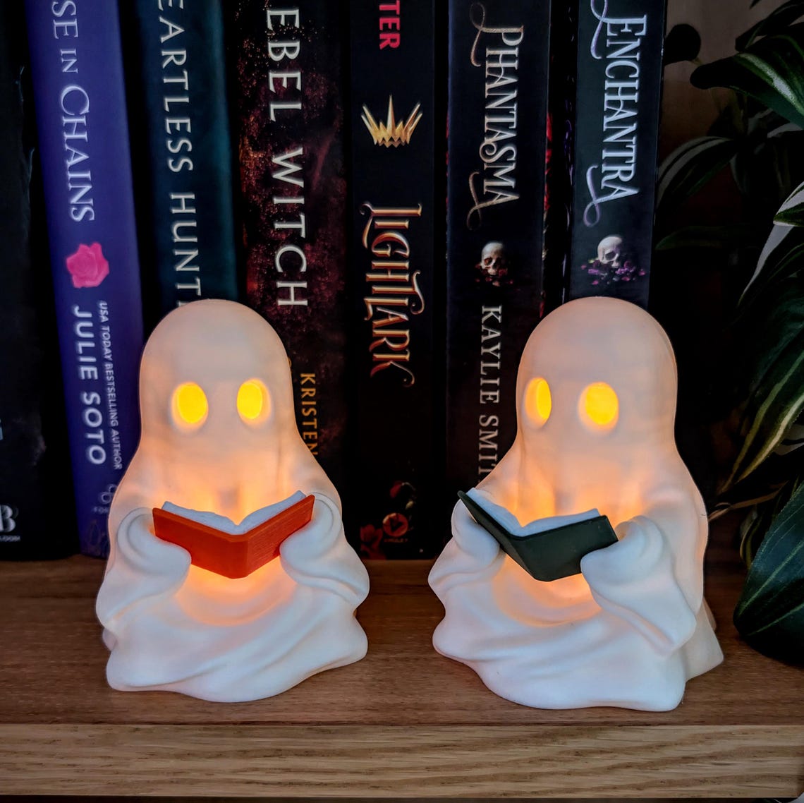 🎖️Ghost Reading Book, Bookshelf Decor, Cute Ghost Tealight Figurine