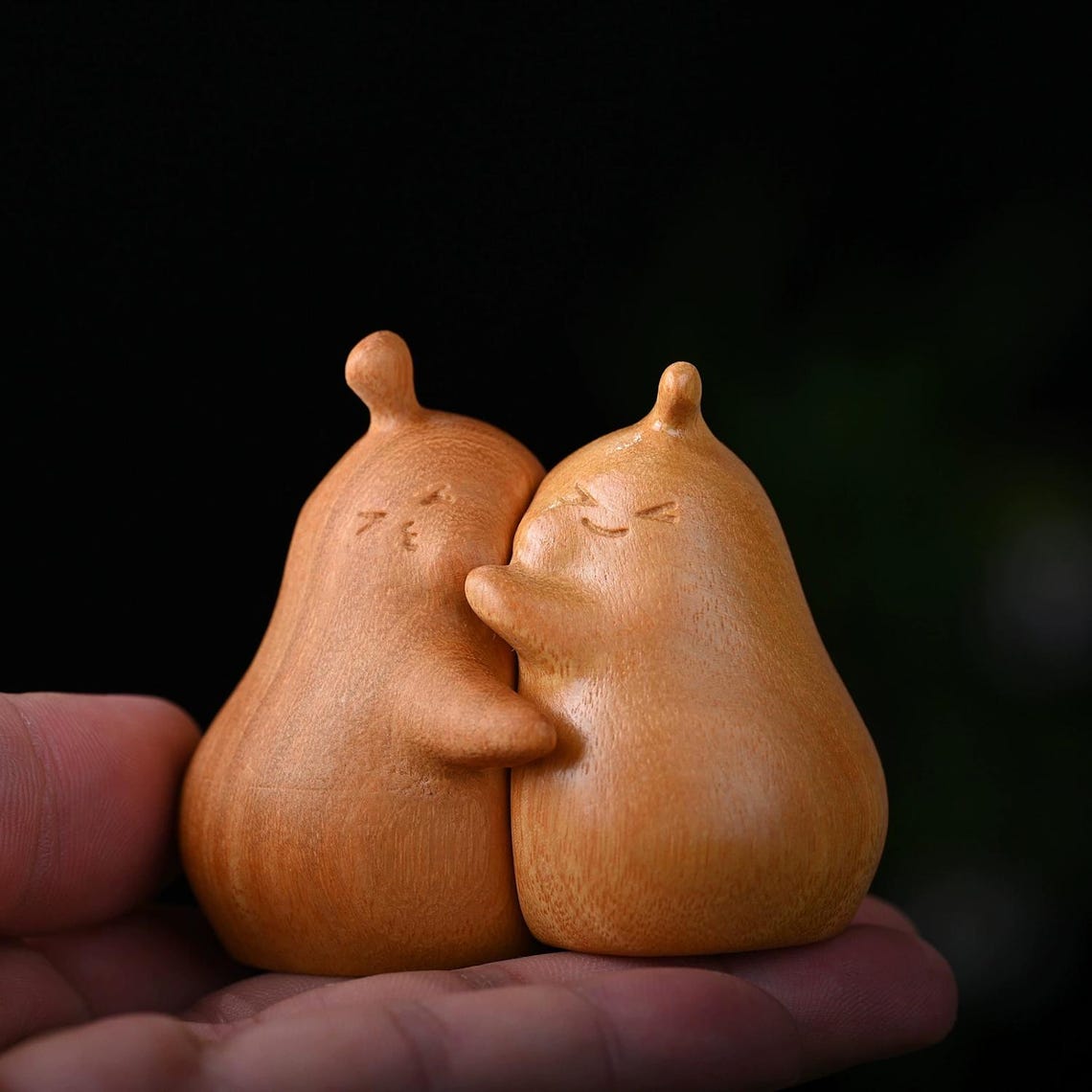 🎖️Golden Rosewood Couple Figurines: Meaningful Anniversary Gift, Unique Never Part Couples Gift