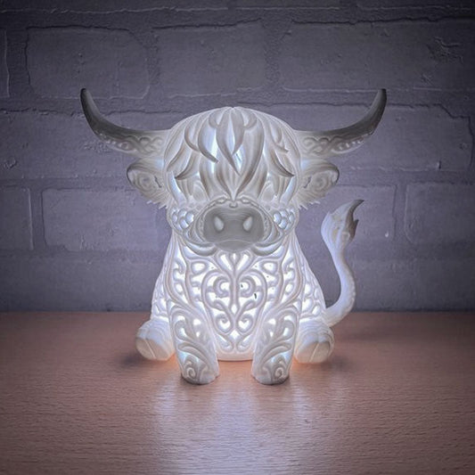 🎖️Hollow-Out Highland Cow Ornament
